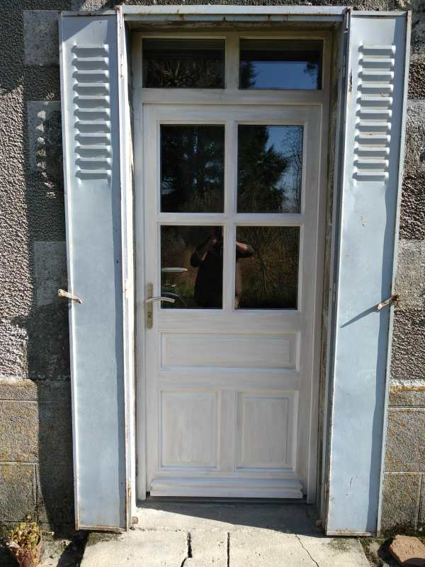 Installation porte d'entrée à pleaux
